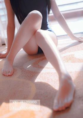 甄姬和邻居小孩的相处方式_JVID性感写真